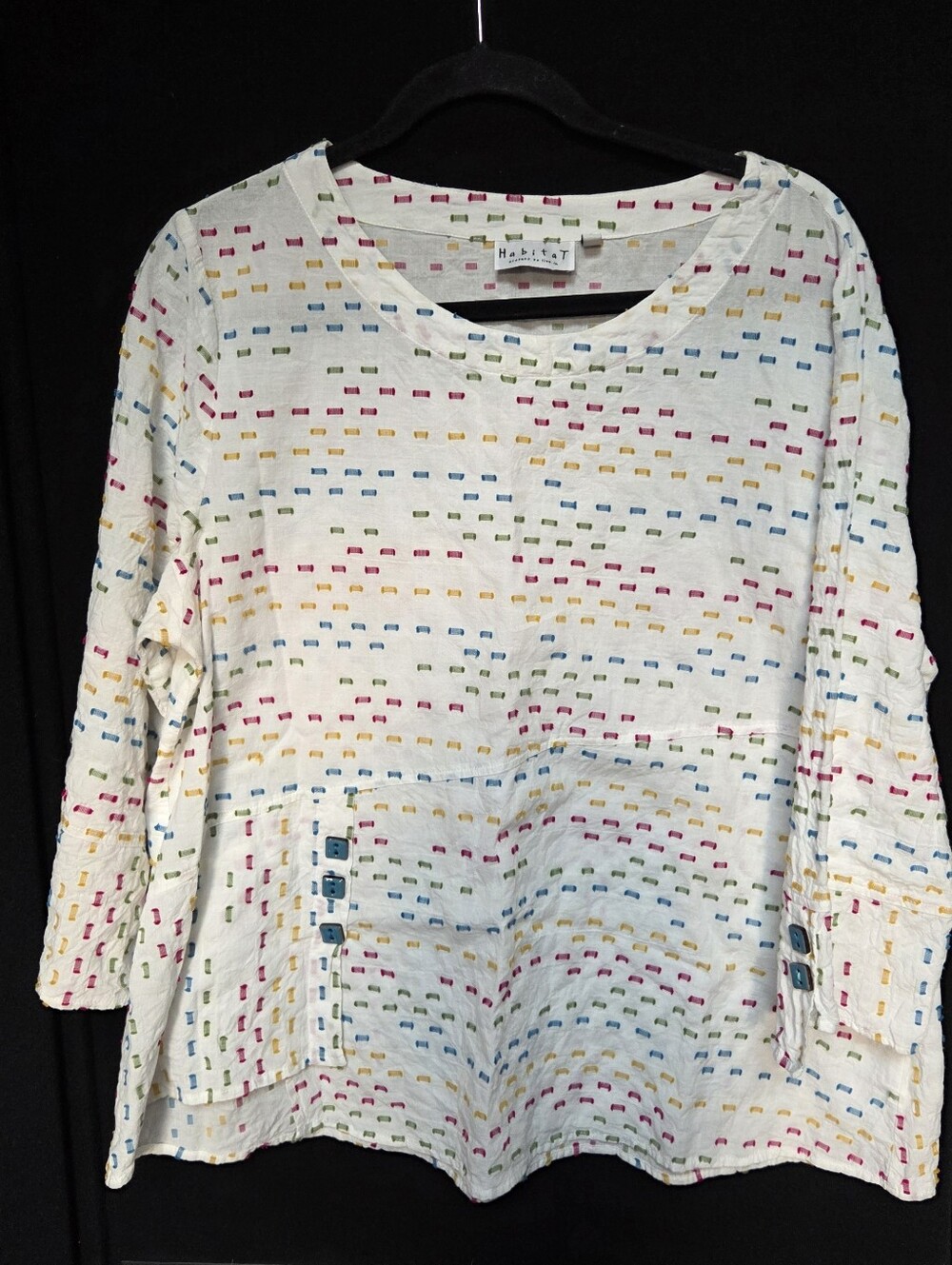 Habitat Size Medium White Top with Multicolor Pink Green Blue Yellow Stitch Dots